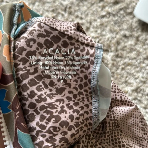 Acacia one piece sz. p Shikoku